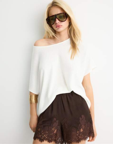 Stradivarius - T-shirt met cape-design in ecru - view 1