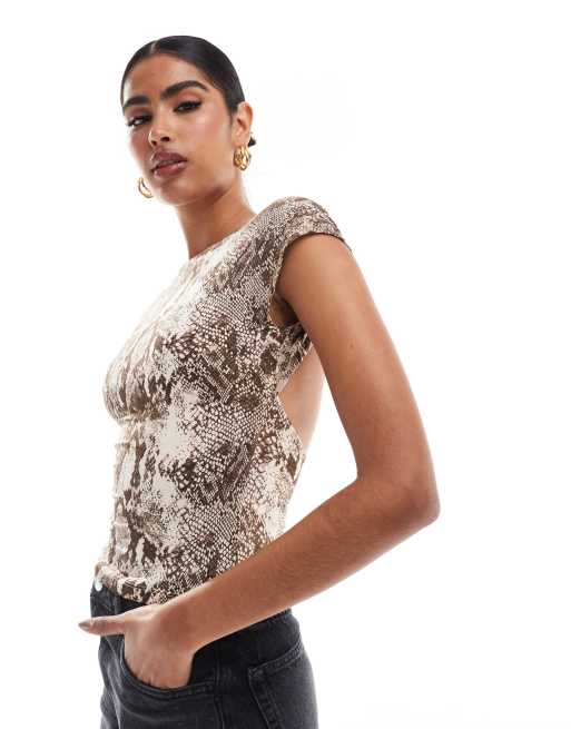 Stradivarius - T-shirt met kapmouwtjes en open achterkant in slangenprint
