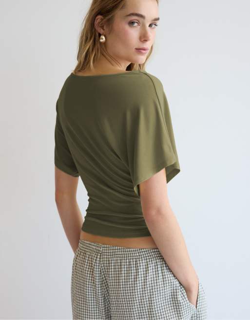 Stradivarius - T-shirt met korte mouwen en boothals in kaki, 3 van 4