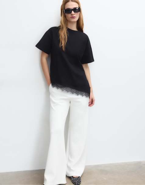 Stradivarius - T-shirt met korte mouwen en kanten zoom in zwart - view 1