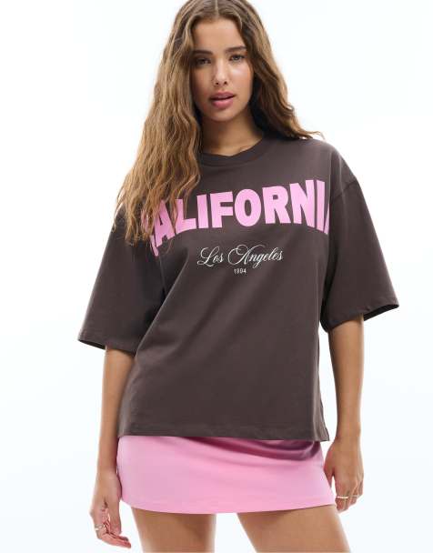 Stradivarius - T-shirt met korte mouwen en positioneel tekstprint in bruin - view 1