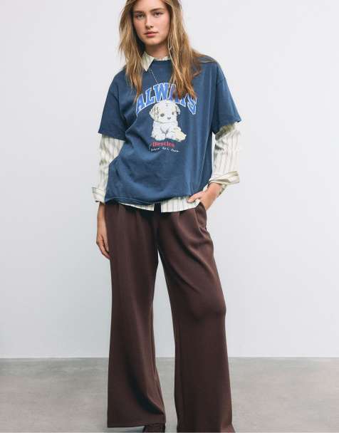 Stradivarius - T-shirt met korte mouwen, grafische print en applicatie in marineblauw - view 1