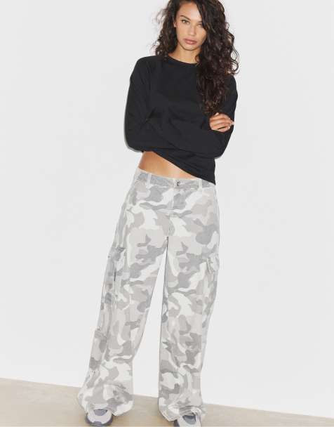 Stradivarius T-shirt met ronde hals en lange mouwen in zwart - view 1