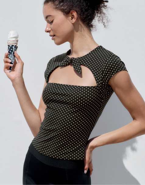 Stradivarius - T-shirt met stippen en strik in ecru - view 1