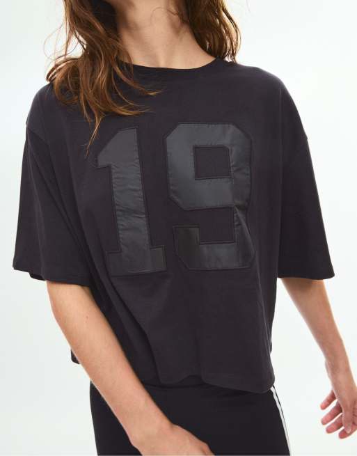 Stradivarius T-Shirt mit Stickerei in Schwarz, 4 von 7