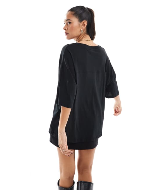 Stradivarius - T-shirt oversize nera con grafica e scollo a V, 4 di 4
