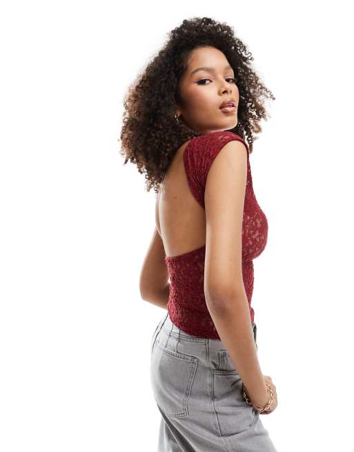 Stradivarius - T-shirt van kant met kapmouwtjes en open achterkant in bordeauxrood