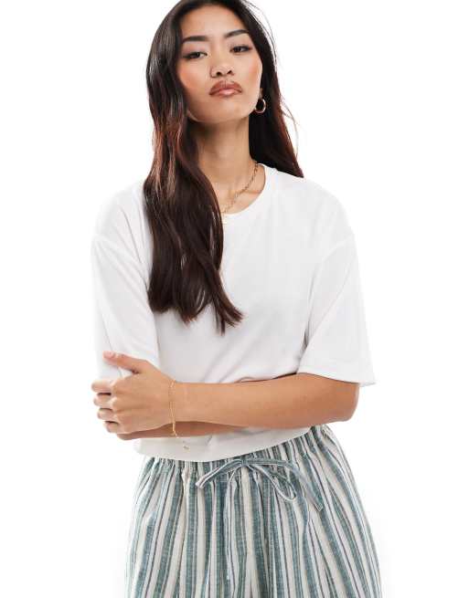 Stradivarius – T-shirt z miękkiego materiału w naturalnym kolorze