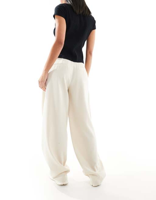 Stradivarius tailored balloon leg pants in ecru, 3 of 5