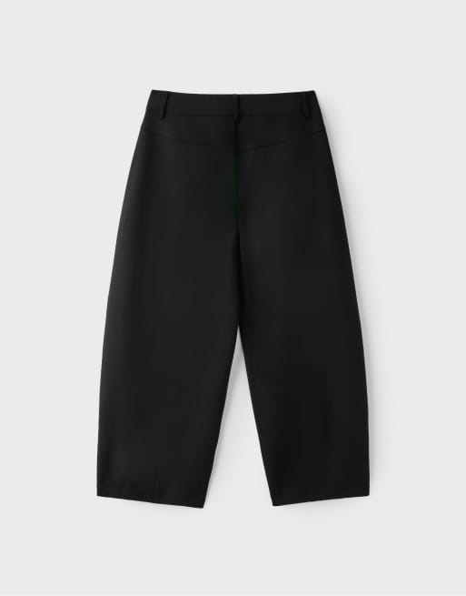 Stradivarius Tailored barrel trousers in black, 7 of 7