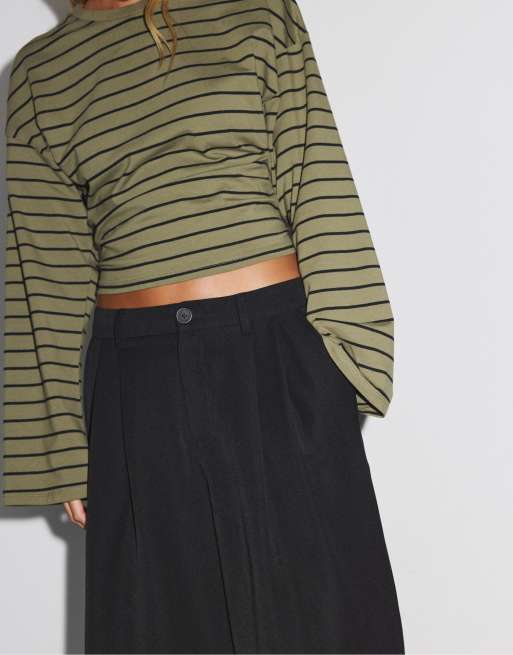 Stradivarius Tailored bermuda shorts in black, 4 of 7