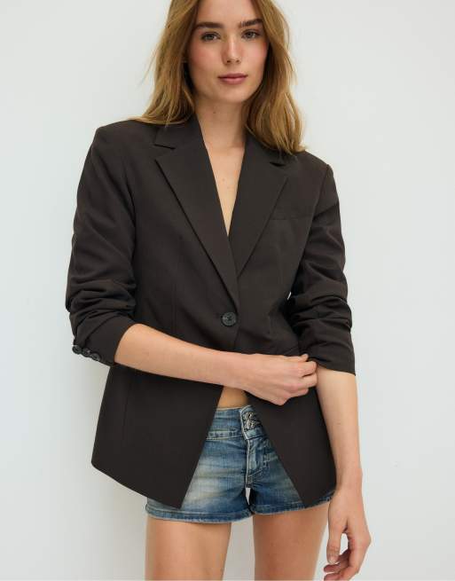 Stradivarius Tailored buttoned blazer in brown, 2 of 4