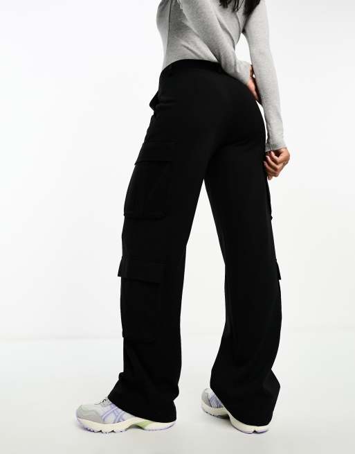 Stradivarius pull on cargo pants in black