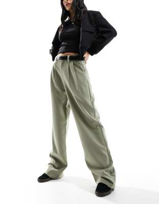 tailored pants with belt in khaki-Green