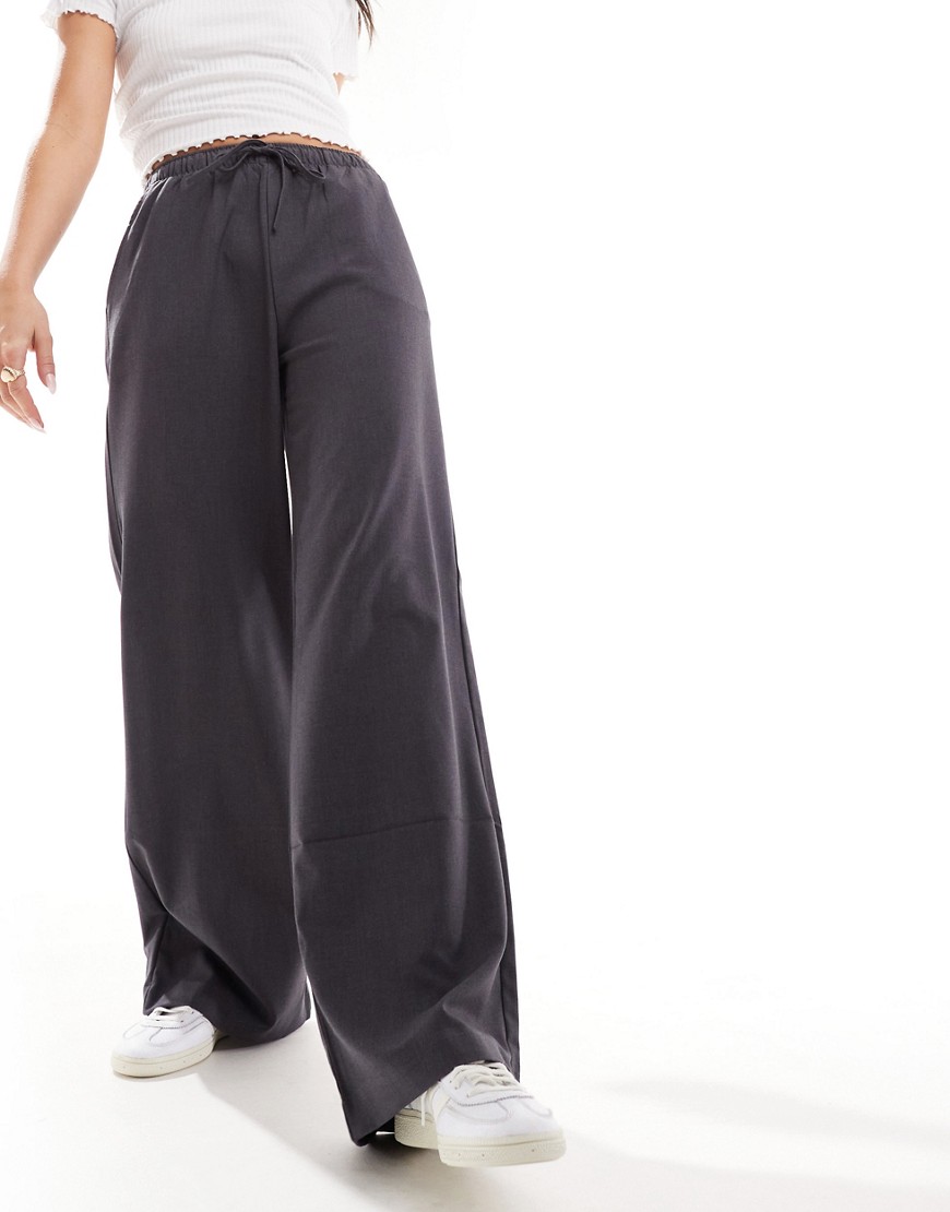 stradivarius tailored pull on trouser in grey