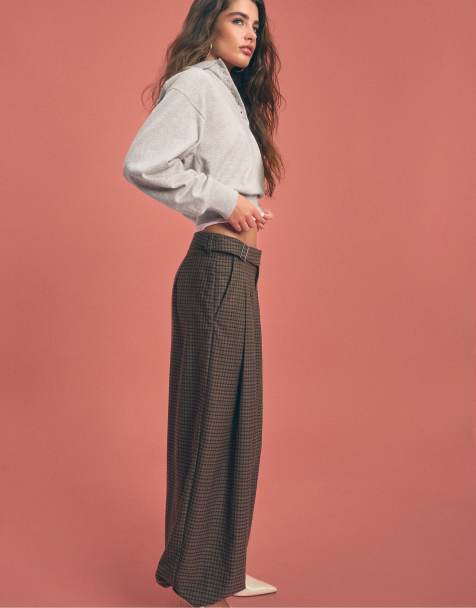 Stradivarius Tall balloon trousers with buckle in beige - view 1