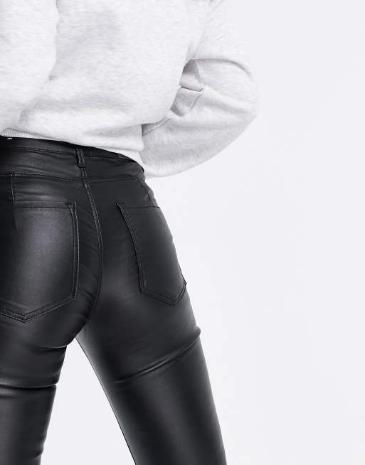 Stradivarius Tall – Beschichtete Jeans Push-up-Effekt in Schwarz, 2 von 4
