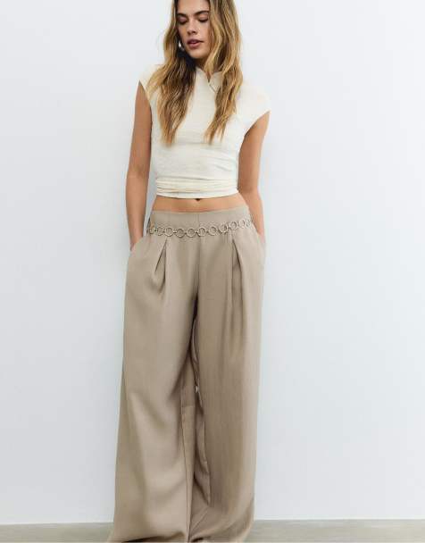 Stradivarius Tall – Bruna byxor i lyocell med kedjedetalj och veck - view 1