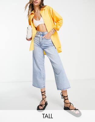 Stradivarius Tall cropped denim jeans in light wash 