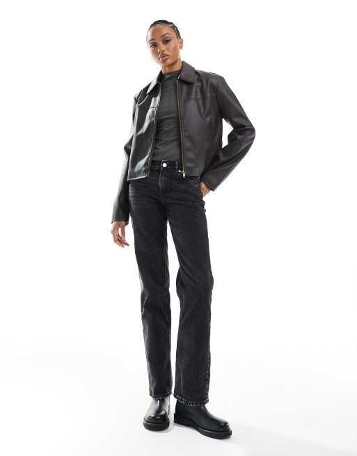 Stradivarius Tall D03 low waisted straight leg jean in black wash, 3 of 5