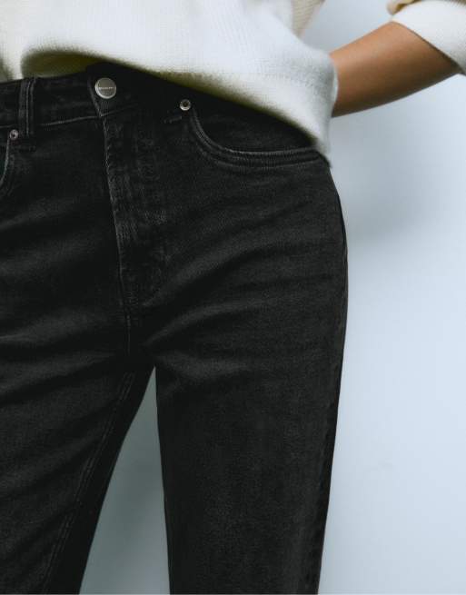 Stradivarius Tall – d14 – Schmale Comfort-Fit-Jeans in schwarzer Denim-Waschung, 3 von 4
