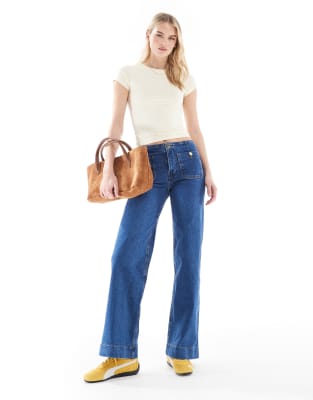 Stradivarius Tall - D77 - Gerade geschnittene Jeans in dunkler Waschung mit Knopfdetails-Blau