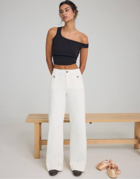Stradivarius Tall d77 minimalist jeans with pockets in vanilla - view 1