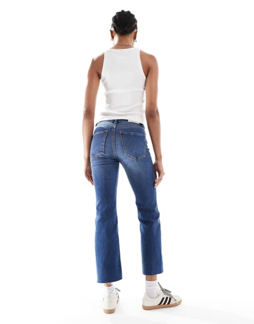 Stradivarius Tall – D78 – Ausgestellte Cropped-Jeans in Mittelblau, 2 von 5