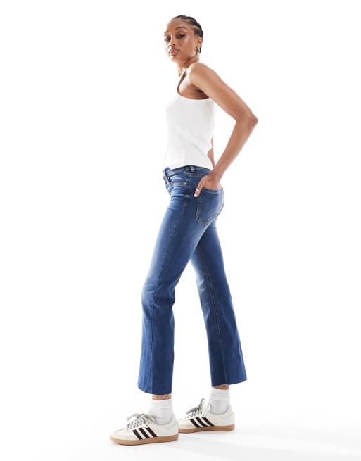 Stradivarius Tall - D78 - Cropped flared jeans in medium blauw, 3 van 5