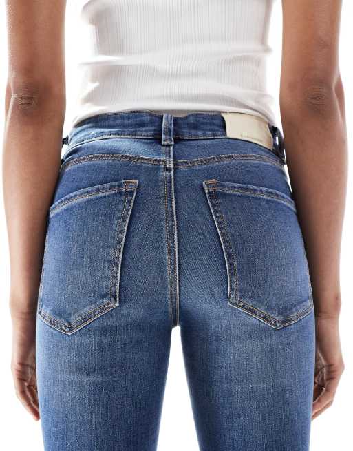 Stradivarius Tall - D78 - Mellemblå cropped jeans med svaj, 4 af 5