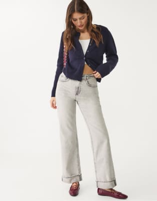 Stradivarius Tall - D92 - Gerade geschnittene Jeans in Hellgrau mit weitem Bein
