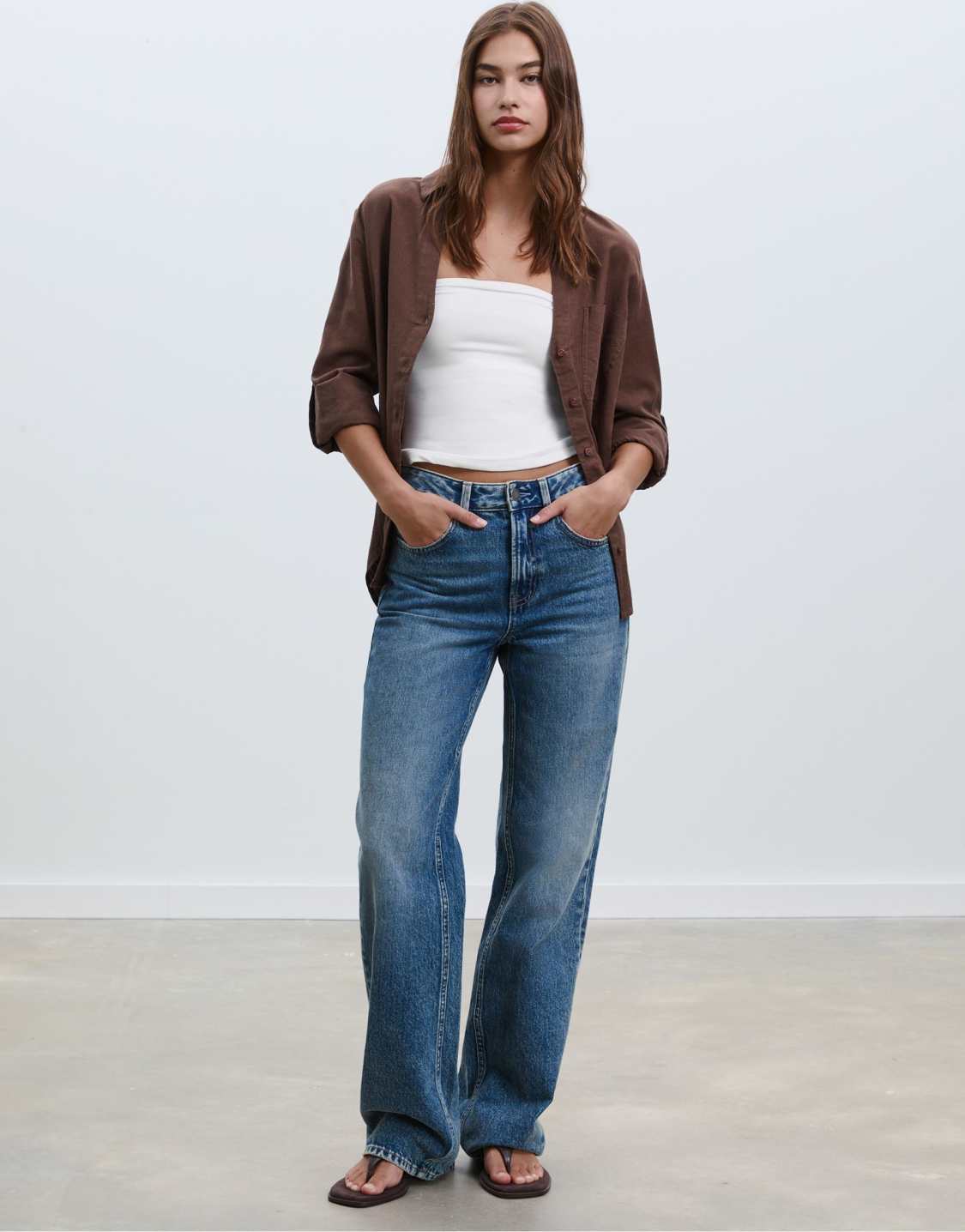 stradivarius-tall-d92-jean-droit-ample-bleu-fonce-brut-delave