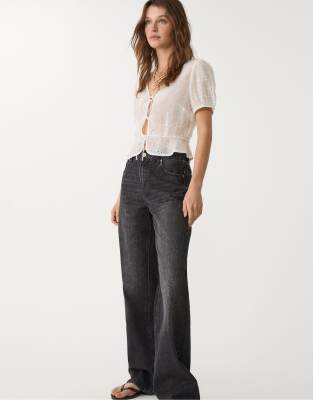 Stradivarius Tall - D92 - Jeans in schwarzer Waschung mit weitem Bein und geradem Schnitt-Grau