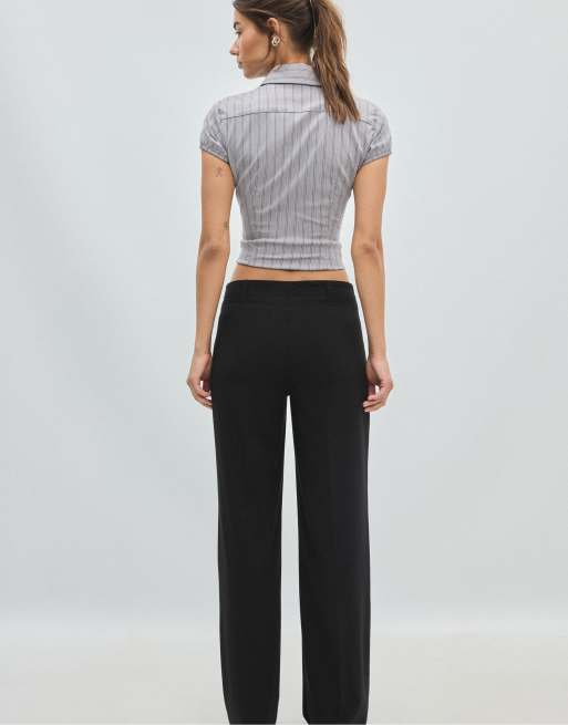 Stradivarius Tall elegante schmal geschnittene Straight-Leg-Hose in Schwarz, 3 von 7