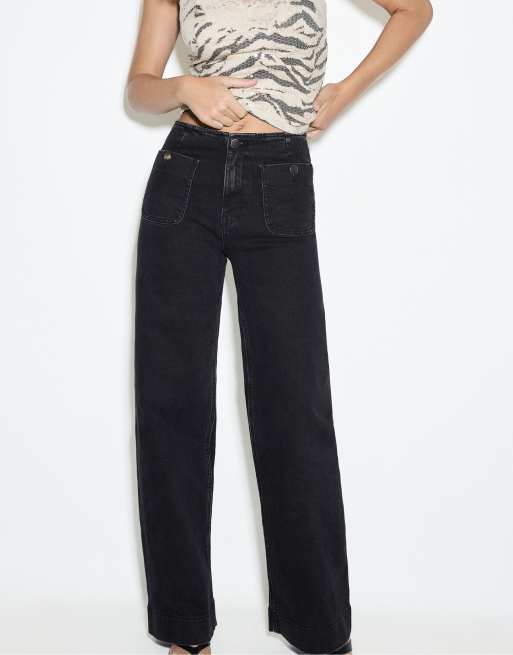 Stradivarius Tall jeans minimalisti con tasche in denim nero rinse wash, 2 di 7