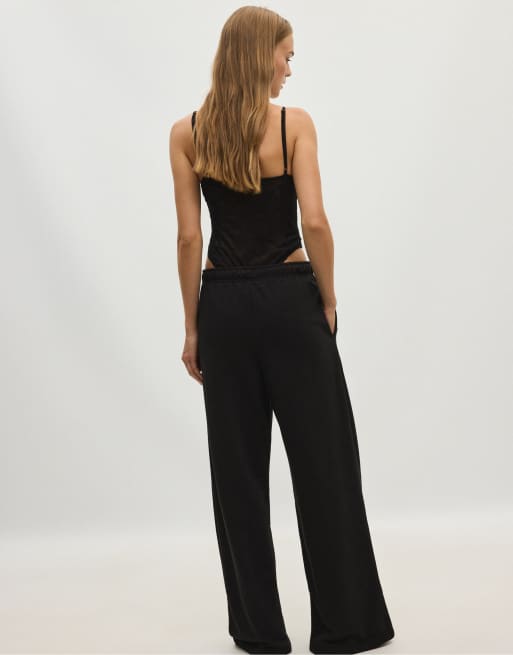Stradivarius Tall joggerbukser med brede ben i sort, 2 af 7