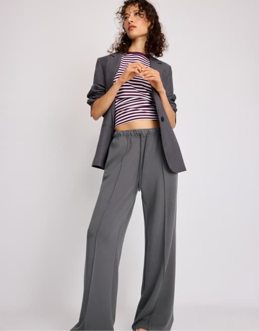 Stradivarius Tall Joggerhose mit weichem Griff, weitem Bein und vorderer Naht in Grau, 5 von 7