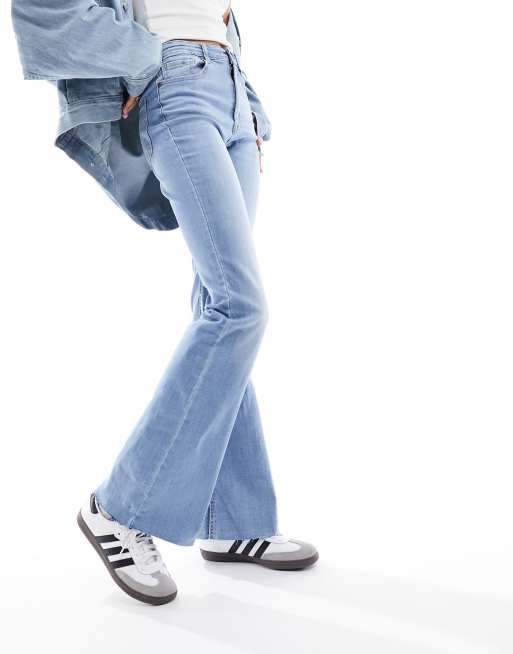 Stradivarius Tall – Ljusblå, utsvängda jeans med slits , 5 av 5