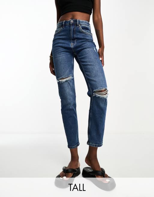 Stradivarius Tall - Mom jeans slim elasticizzati con strappi, colore blu medio 