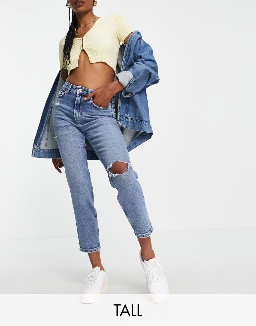 Stradivarius Tall - Mom jeans slim elasticizzati con strappi, colore blu medio