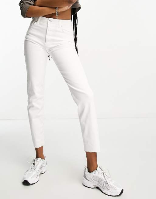 YStyle - The Stradivarius slim mom jeans. Excellent jeans and come in tall  and petite too. True to size and 20% off code HEY20 at ASOS when you spend  €30 