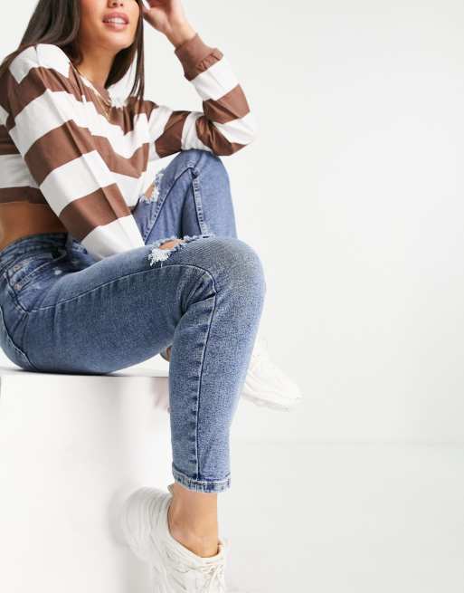 Stradivarius Tall - Smalle mom-jeans med stretch og flænger i autentisk blå, 4 af 4