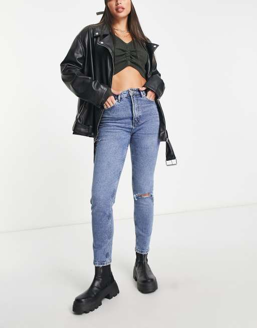 Stradivarius Tall - Smalle mom jeans met stretch en scheur in middenblauw , 4 van 4