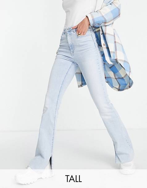 Flare jeans with raw hem in light ASOS Damen Kleidung Hosen & Jeans Jeans Bootcut Jeans 