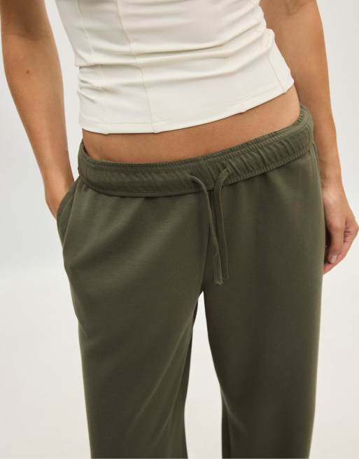 Stradivarius Tall wide-leg joggerbroek in kaki, 3 van 6