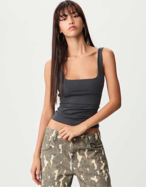 Stradivarius – Tanktop in Dunkelgrau mit eckigem Ausschnitt - view 1