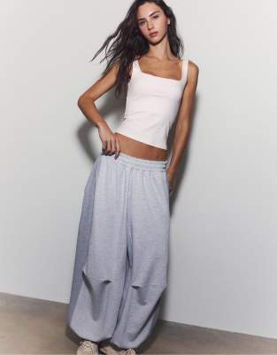 Stradivarius - Tanktop in Pastellrosa mit eckigem Ausschnitt