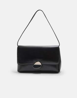 Stradivarius - Tasche in Schwarz mit asymmetrischem Metallverschluss