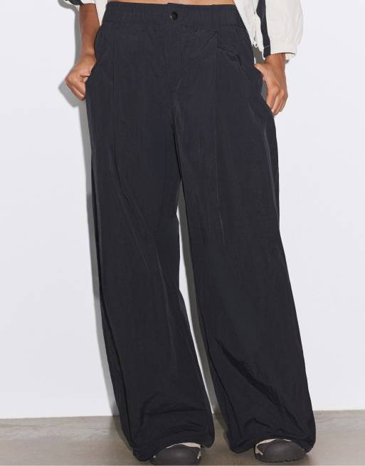 Stradivarius Technical trousers in black, 2 of 7