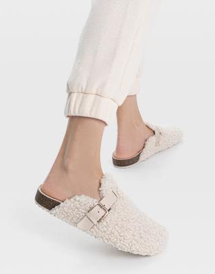 Stradivarius teddy clog flat shoes with buckles in cream